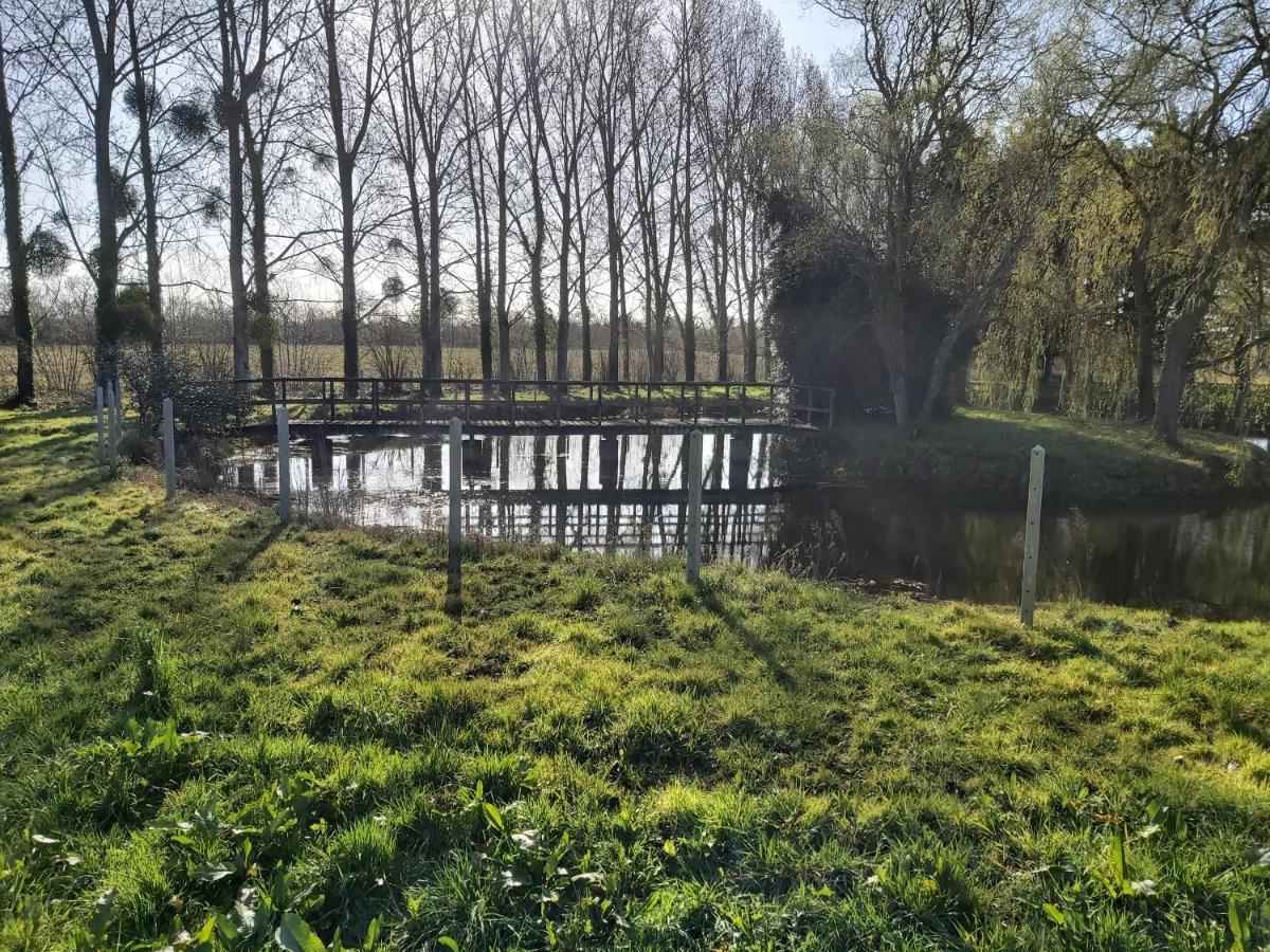 مبيت وإفطار Montmartin-en-Graignes Le Bonheur Des Plumes المظهر الخارجي الصورة